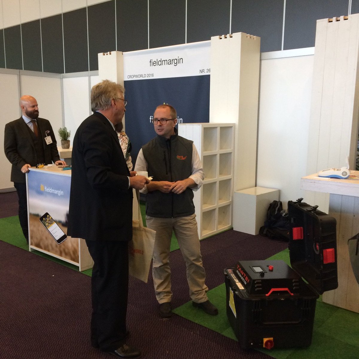 FeraScience's tweet photo. @FeraScience talking developing improvements in global food security #CropWorld #crophealth #planthealth #sporetrap https://t.co/zd6gXqwPJd