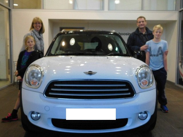 Happy customers collecting their #MINI Cooper D Countryman from Danny <a href="/Marshall_MINI/">Marshall MINI</a> #adventures #marshallmoments