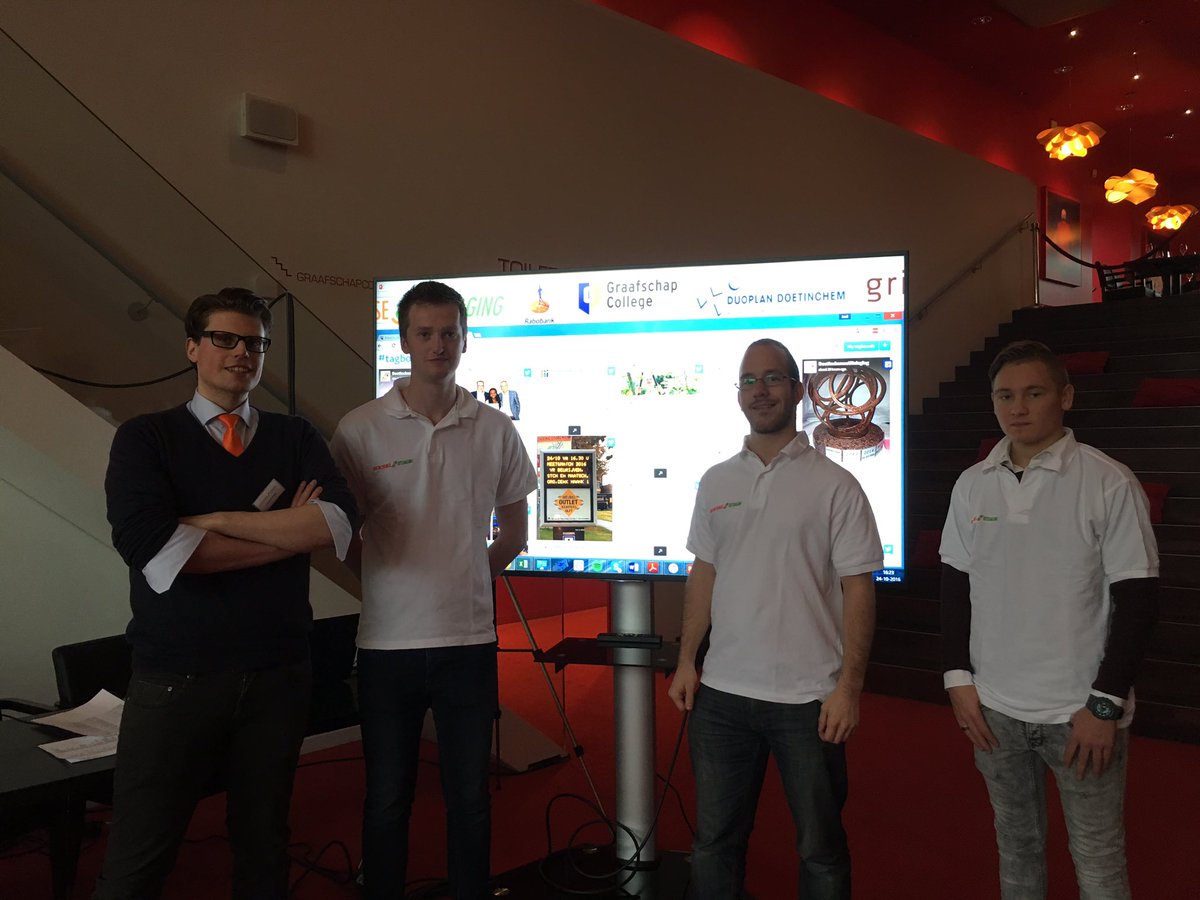 DchemUitdaging's tweet photo. #MenMM2016 @gcienc weer een it-top prestatie van Christiaan, Max, Jasper en Luc incl geweldige banner. Thx boys https://t.co/McArhfPijI