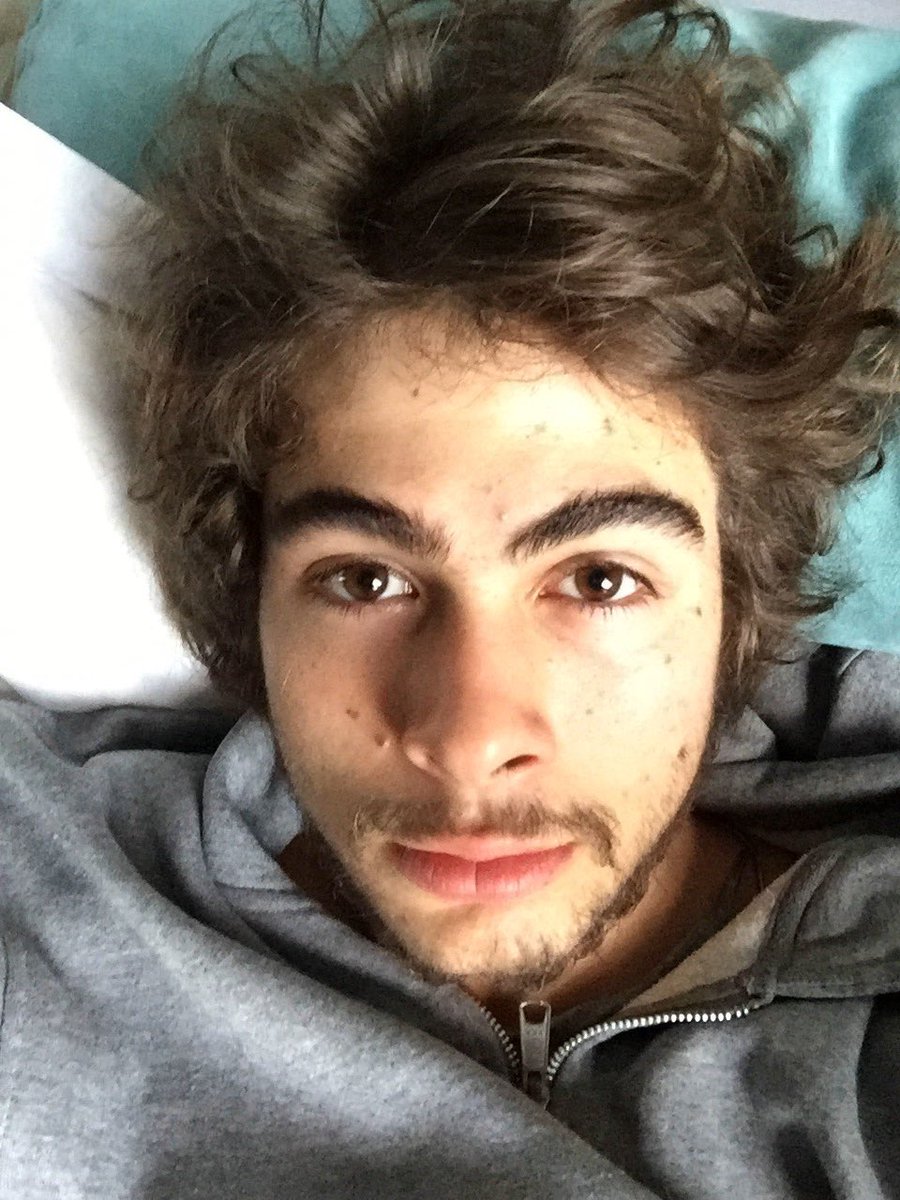 copycatwx's tweet image. notificação do Rafael/ era link do fb