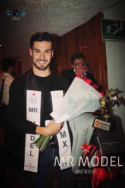 gildomani's tweet photo. Suplente Oficial 🏆
Segundo lugar #MrModelMexico 2016!🇲🇽
#Model #Happy #LifeStyle #YoSoyMrModel #ActitudMrModel #MrModelCDMX #MrModel16 https://t.co/z46t55zVRg