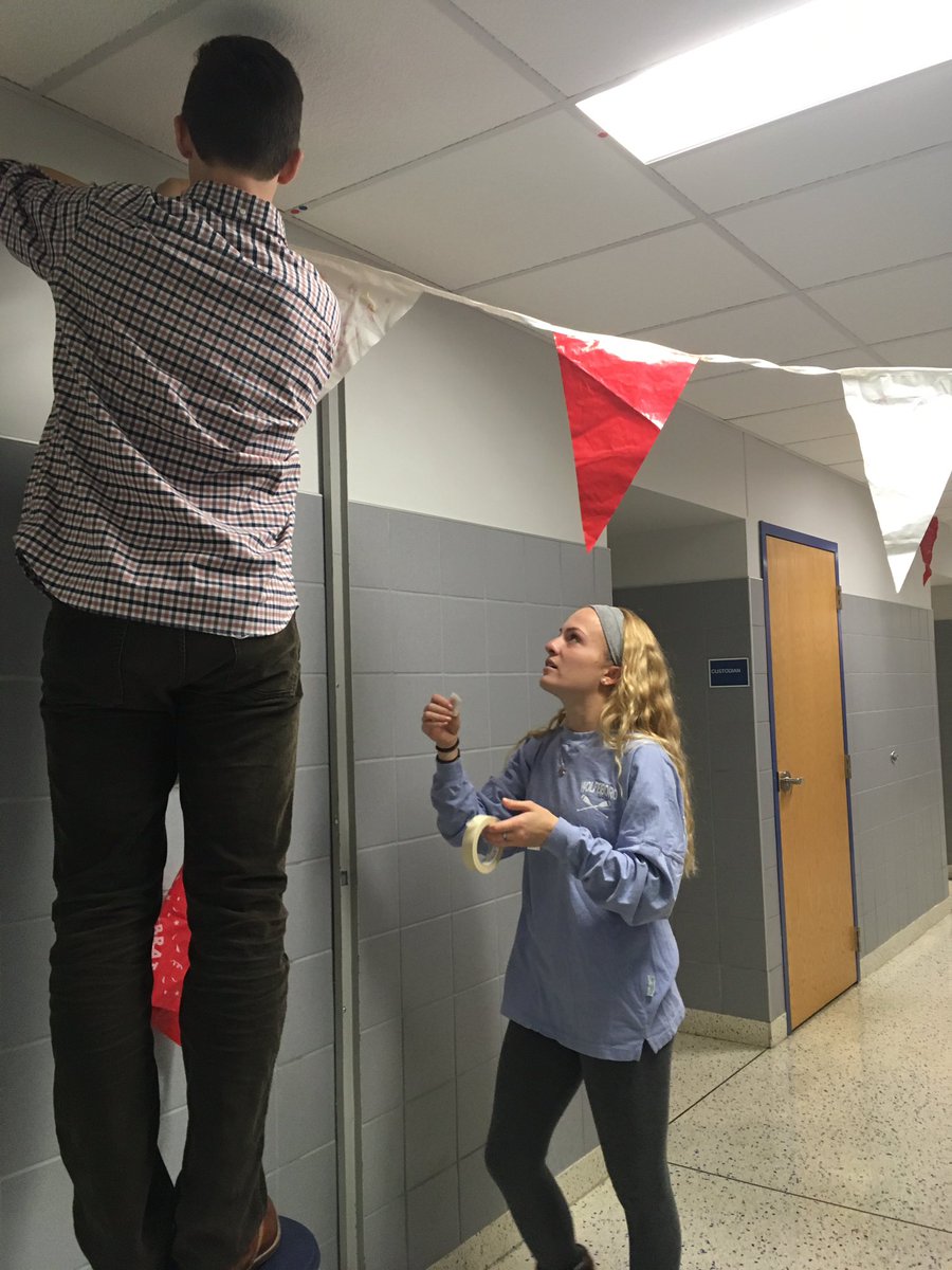 SHS_SADD1's tweet photo. SHS SADD students decorating for red ribbon week #RRW ❗️❗️ https://t.co/FyrAzSIb5D