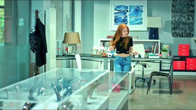 Kask_Defne's tweet photo. Vuhhuuu o zaman dans😂😂🙆
#KiralıkAşk https://t.co/NgwlhW8OWe