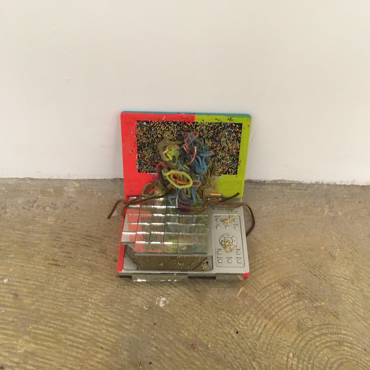 jnetelle's tweet photo. A couple of pieces by Jennifer Wroblewski at #GatewayProjectSpaces #OpenDoors2016 https://t.co/cGGY88FLV5 https://t.co/sh9haEjEaK