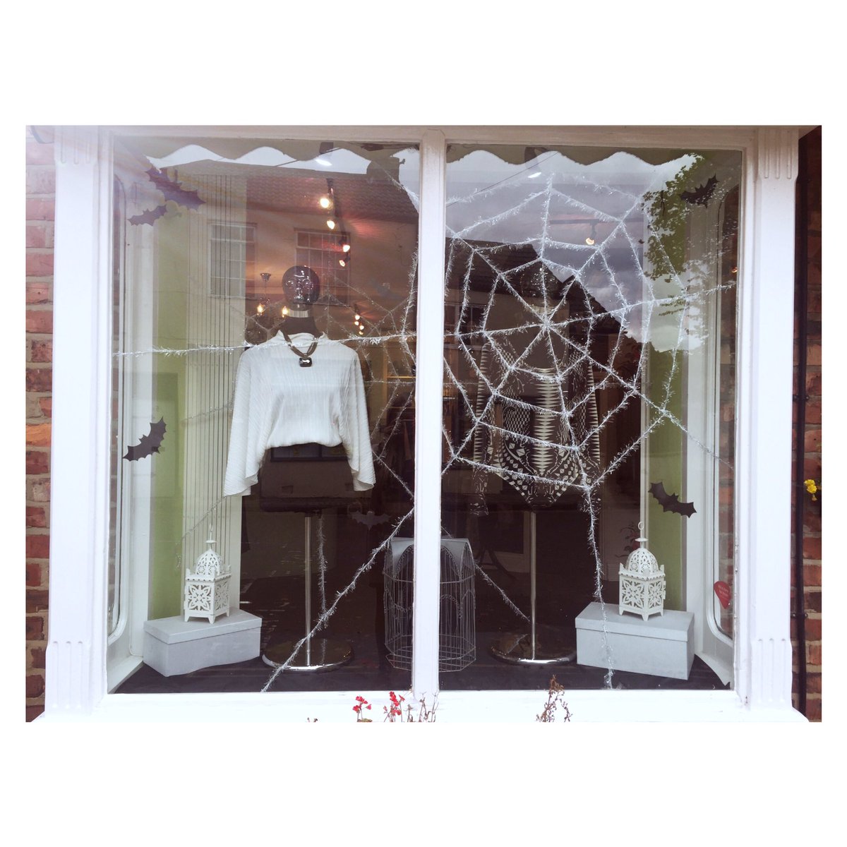 We're feeling #SPOOKTACULAR ... Are you!? 👻💀🕸🕷 #halloween #kiwiboutique