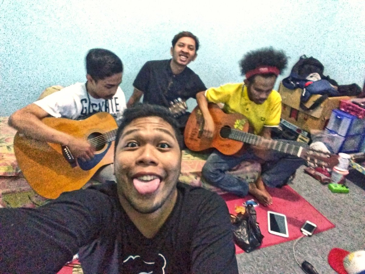 Dogies Barks tweet media