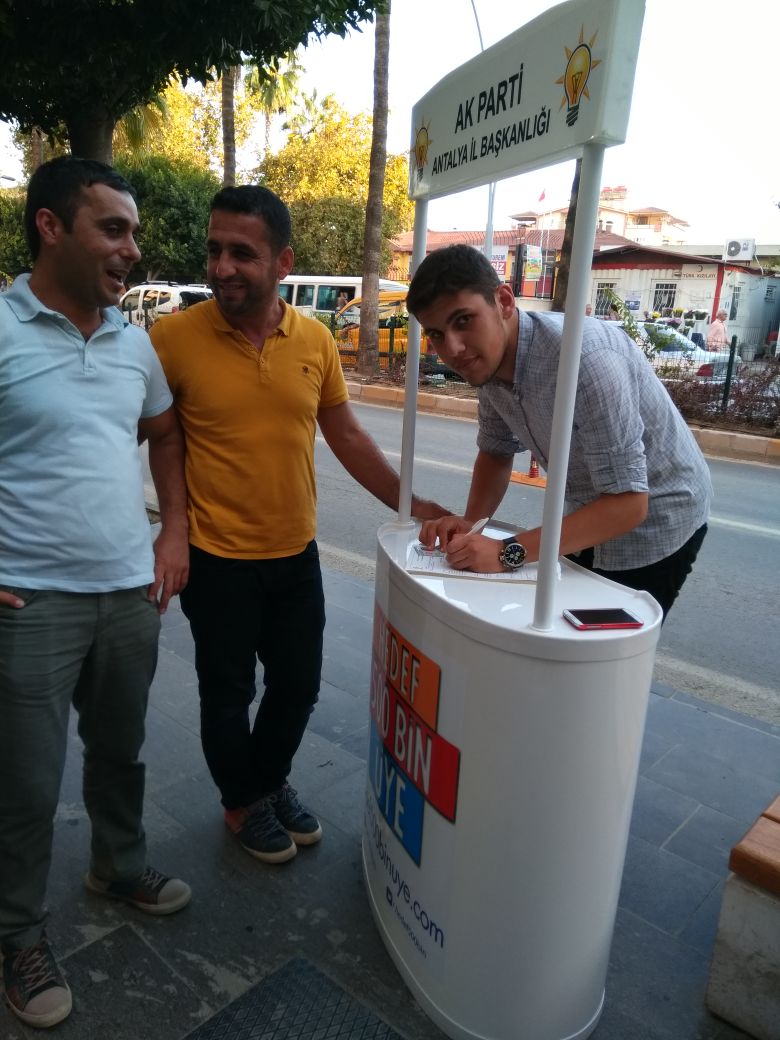 Bugünkü üye stantlarımızdan...
#Manavgat
#Hedef500BinÜye
<a href="/rizasumer/">Av.Rıza SÜMER</a>