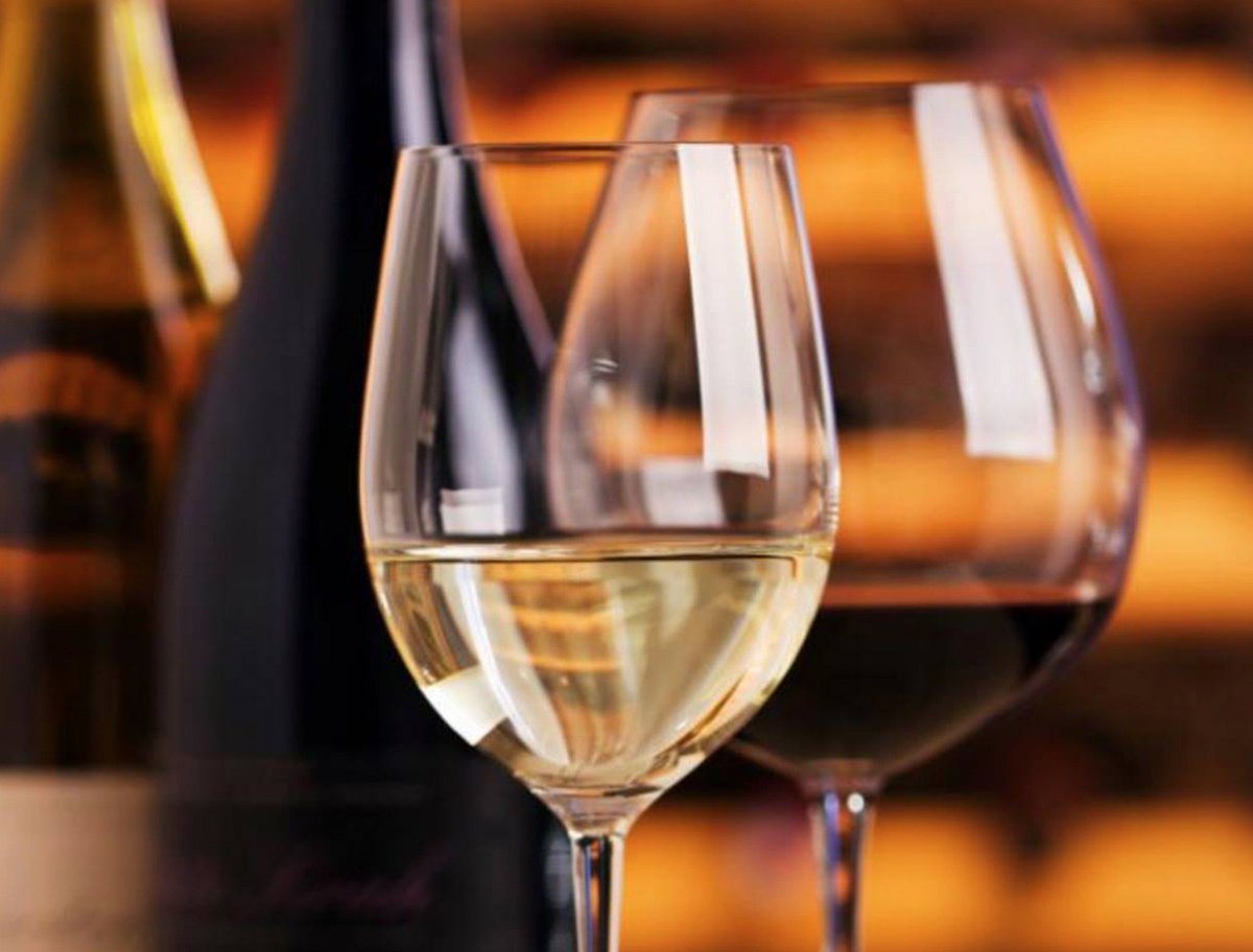 RacksDelray's tweet photo. Wine Down with the best at @RacksDelray #Wine 50% off all bottles of #wine @enjoyDelrayBch #american #seafood #drinks #monday https://t.co/KBC2jxxpIy