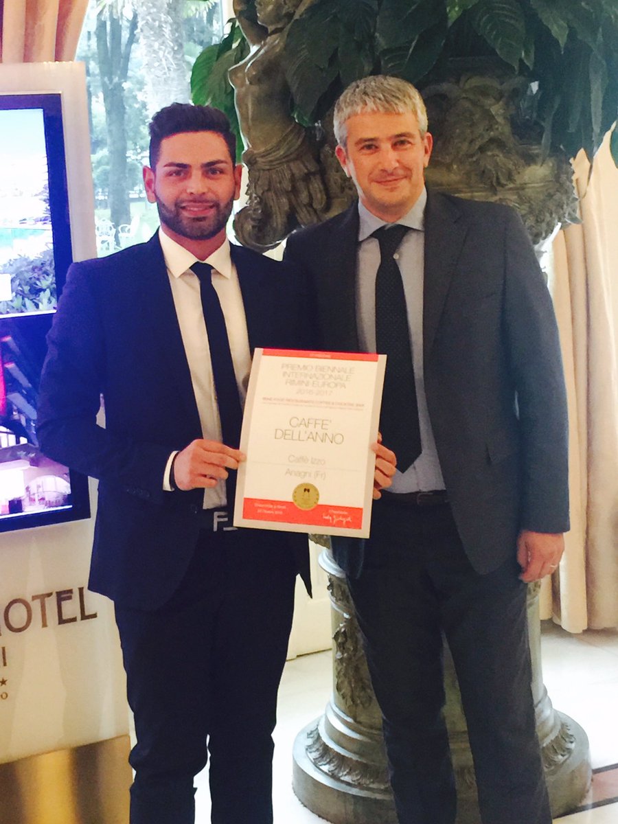 #caffe dell'anno 2016 #izzocaffedellannoizzo <a href="/AleGreco72/">Alessandro Greco</a> <a href="/antoclerici/">Antonella Clerici⭐️</a> <a href="/Casa_Clerici/">Casa Clerici</a>