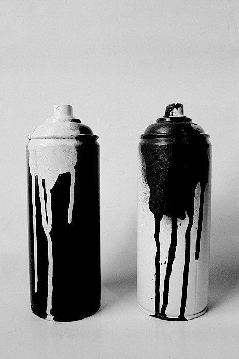 RVNESofficial's tweet photo. ł #paint the world black + white ł https://t.co/WKJrAJ2FBR