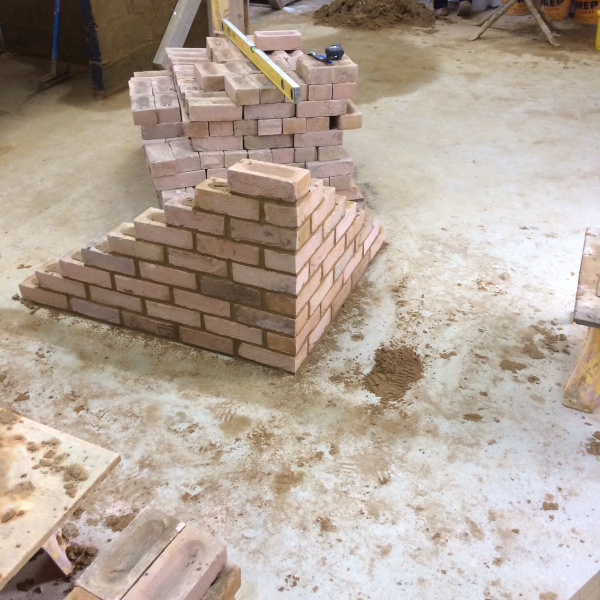 The end of day one of the 5 day bricklaying course for beginners. Come and join us £75 per day pay as you go.