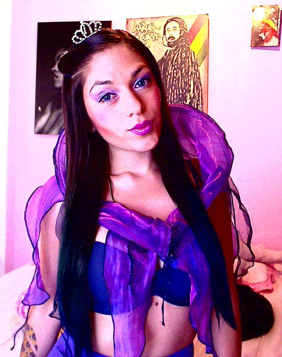 Juli_fire1's tweet photo. truco o trato bb ♥  
#halloweensexyvce  
#modelosvce 
@VideochatErotix  
@Ruth_ADP https://t.co/aDnb244V68
