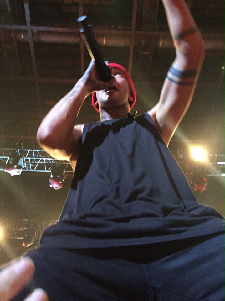 mecasparsugg's tweet photo. @twentyonepilots @tylerrjoseph @joshuadun IT'S AMAZING!!! Løve yøu https://t.co/CNoKGPc6mO