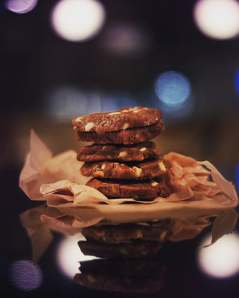 tfrenchworkshop's tweet image. Freshly baked gooey cookies #MakeMeHungryIn4Words