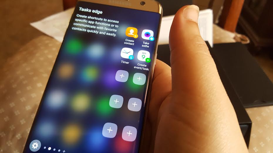 aptgadgetcom's tweet photo. Don't Wait! Order Verizon's Galaxy S7 and you will get a $150 gift card in return
https://t.co/VyTCpeb5Li

#Verizon #GalaxyS7 #deals https://t.co/YFVT0CMPPk