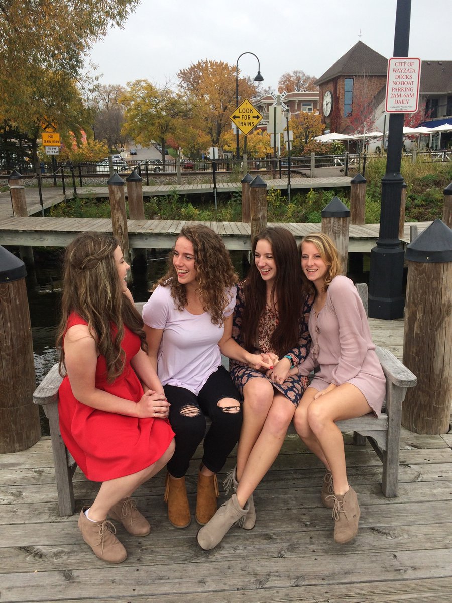 ampageants's tweet photo. #MissTeenMonday Enjoy @iamunicornelia blog on #fallbreak2016 #Friends #NorthwesternIowa https://t.co/8fDJkSURT7 https://t.co/nzJ59EXNy1