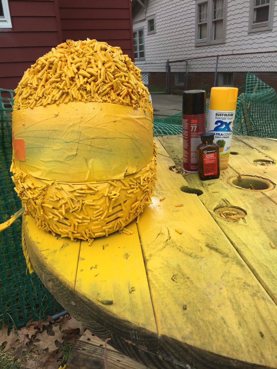 ageless_males's tweet photo. @ericandre @hannibalburess i spent way too much time making my #kraftpunk costume this week. This guy sucks... https://t.co/S5RR23DCNA