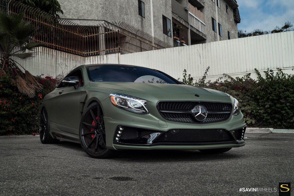 SaviniWheels's tweet photo. Gloss black BM12 #SaviniWheels hooked up on a Benz is the stuff of hotness! https://t.co/LnGoo9rSPB