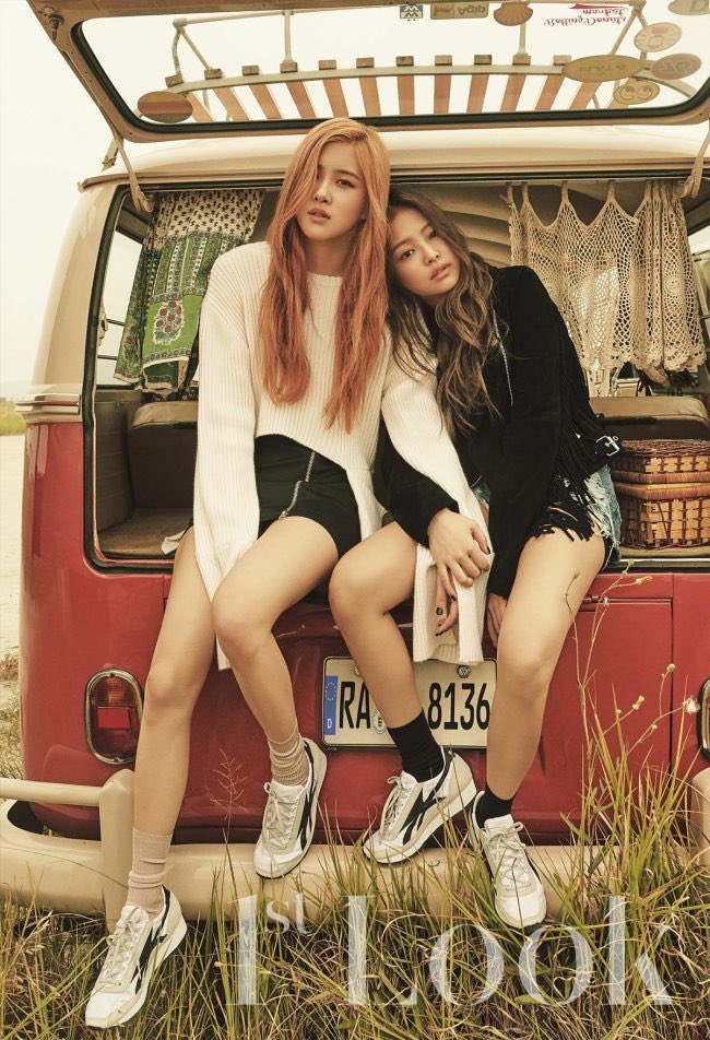 blxcknicotine's tweet photo. Blackpink https://t.co/7r2NDCNGtz