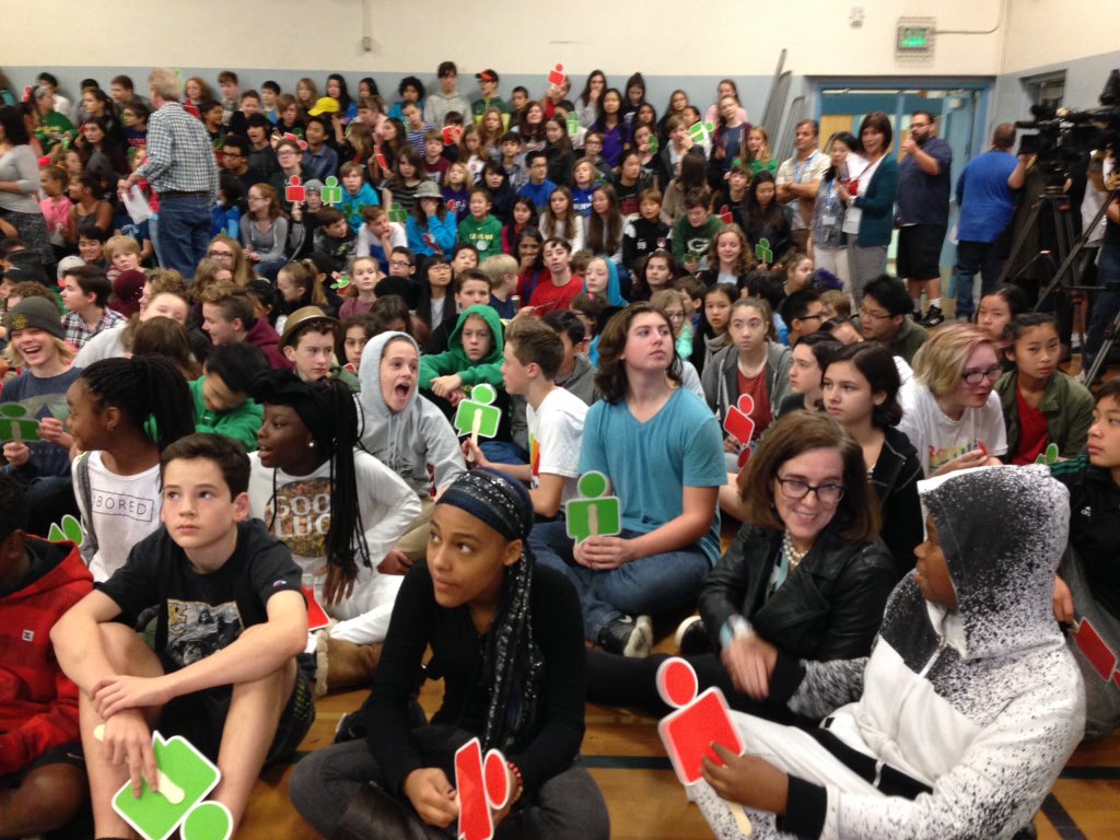 OregonGovBrown's tweet photo. Excited to be at Hosford to talk to students about being safe online with a gaggle of Googlers. @google #onlinesafetyroadshow https://t.co/jTzZVe6EBF