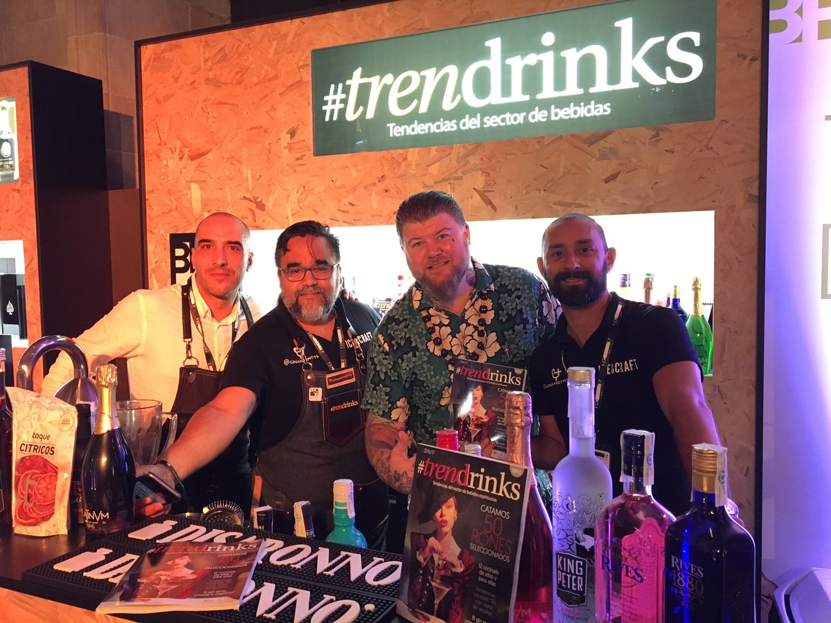 Brandtendersnew's tweet photo. Grandes personajes están pasando por el stand de #trendrinks como Ian Burrell,Scotty Shuder,Salvatore Calabrese,...👏🏼👏🏼 en #bcr16 https://t.co/h8D5PJtcqG