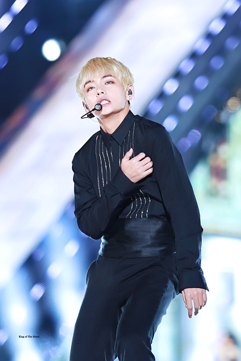 161023 BOF <a href="/BTS_twt/">방탄소년단</a> #방탄소년단 #뷔
우리 태형이 완전 으른이다 으른섹시다