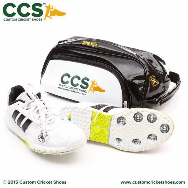 lightest cricket shoes