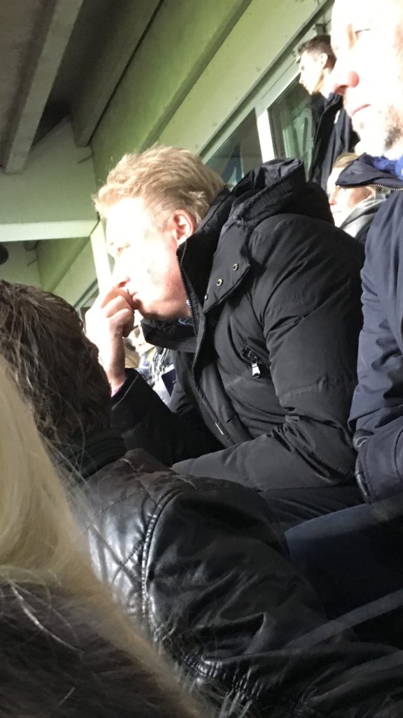 tittilino's tweet photo. På läktarn ikväll #vattenflaskor 😬#ifkgöteborg ⚽️💙 https://t.co/Z5WteSQFJU