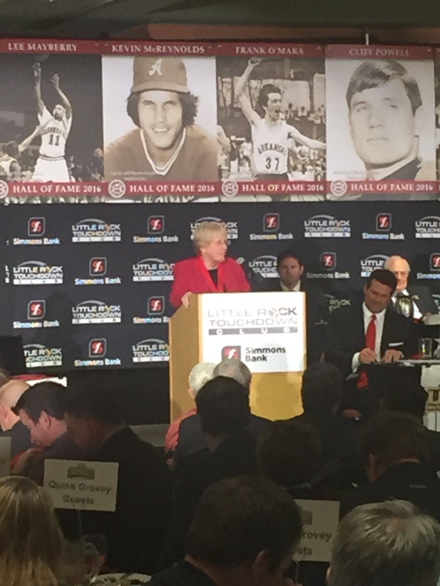 LRTouchdownClub's tweet image. “I’m very honored to have former athletes and staff here today. Everyone helped build women’s athletics from the ground up.” #SWCHOF #LRTDC