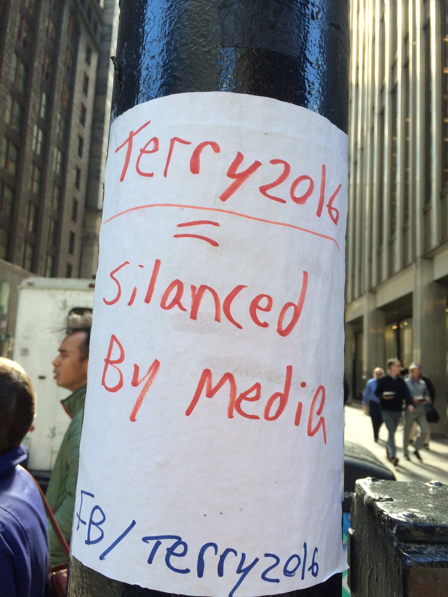 filming_chicago's tweet photo. Terry, Terry, Terry. You forgot to spell check your most recent batch of campaign signs!!!! #terry2016 https://t.co/79RFg9JSR1