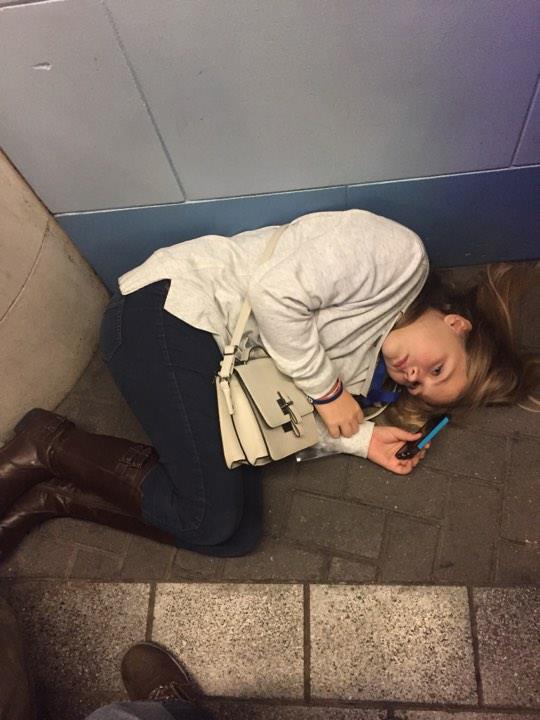 _SabrinaTaylor_'s tweet photo. @DolanTwinsInfo @GraysonDolan @EthanDolan
My Autistic daughter, was made to wait for too long outside! #disappointing #4outourlondon https://t.co/ZD4lHiJOBg
