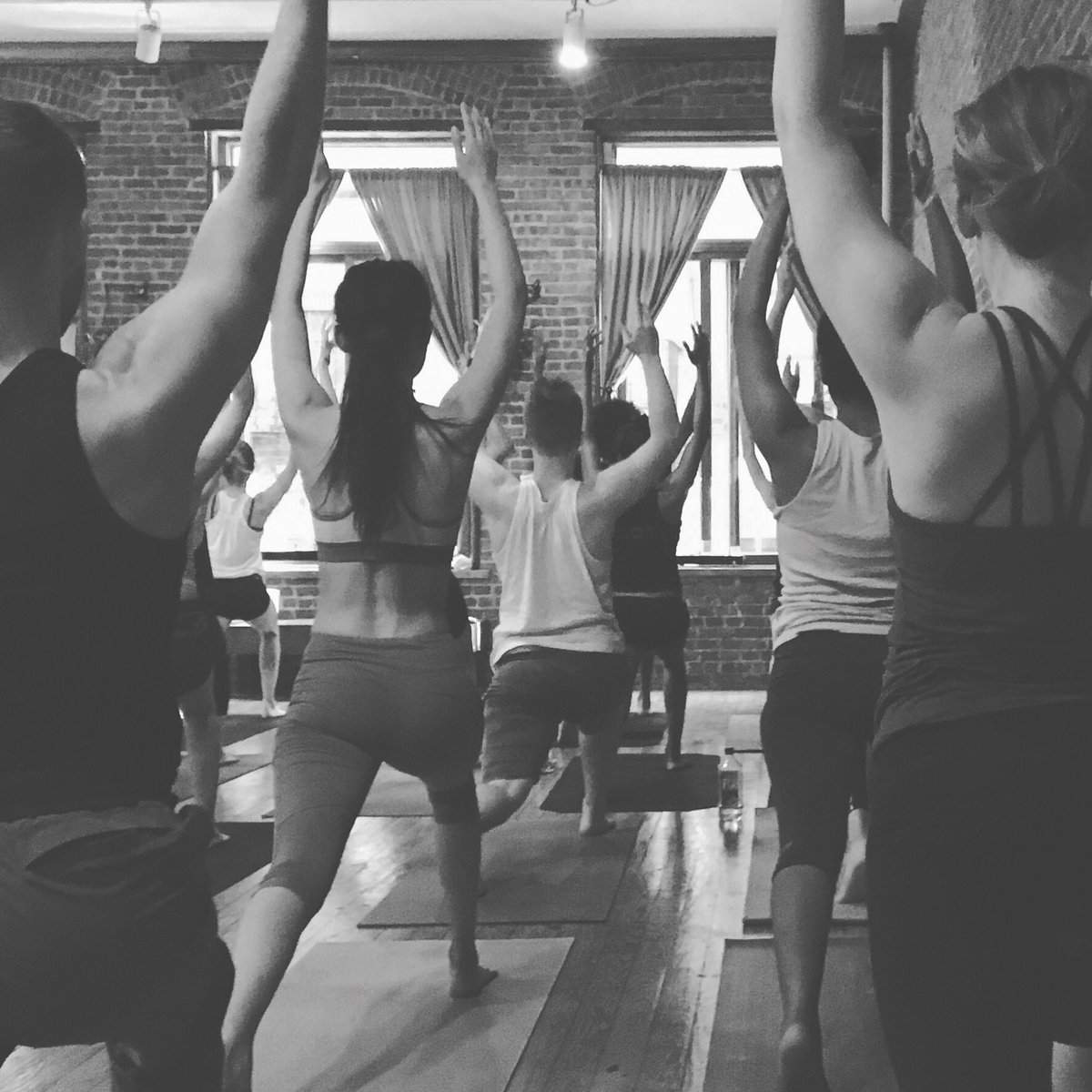 ajrudin's tweet photo. All bodies rise 🙏🏻 @Yogatothepeople #NYC #yoga #meditation #fitness https://t.co/LMoBhbqooH
