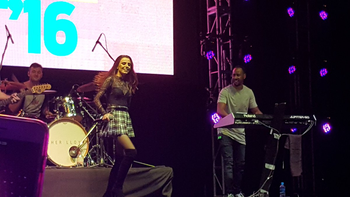 wonderlloydx's tweet photo. Thanks for this amazing show. This day will be in my heart forever. I hope to see you again in Argentina 💕 @CherLloyd  #PersonalFest2016 https://t.co/ljpdYbpVg5