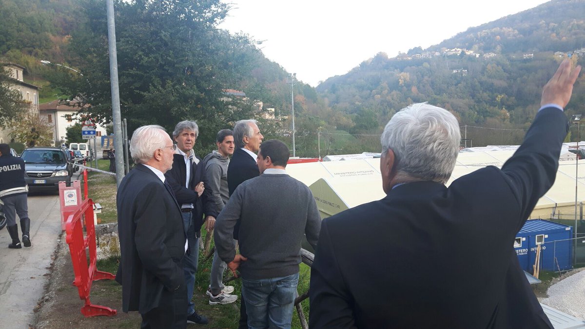 giomalago's tweet photo. Accumoli, Amatrice, Arquata del Tronto: visita per verificare stato dell'impiantistica sportiva e prendere impegni concreti per il futuro. https://t.co/WkmluR11Dq