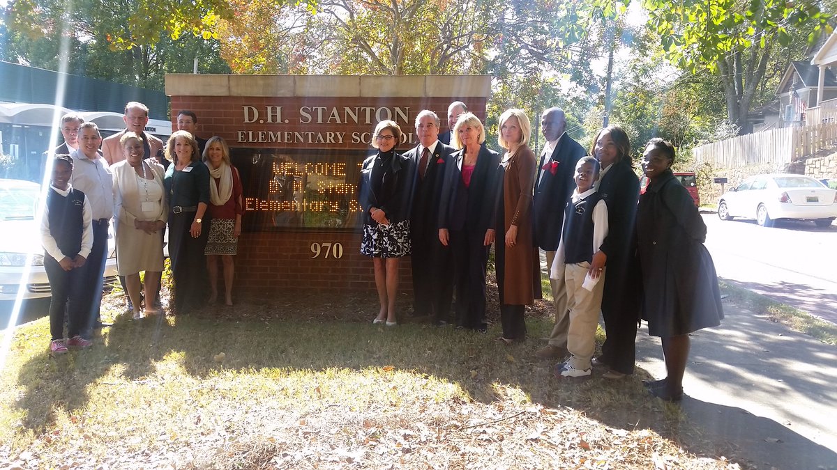 apsBAMOAcademy's tweet photo. We truly appreciate @ccim donations! @apsupdate @Robbinsview @DrEmilyAMassey @DonyallD @atlsuper #pantherpride #turnaround @APSPartnerships https://t.co/vfoJpgT03q