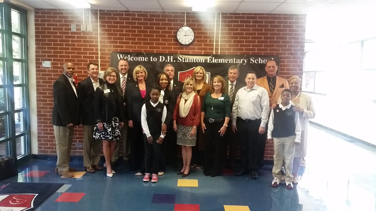 apsBAMOAcademy's tweet photo. We truly appreciate @ccim donations! @apsupdate @Robbinsview @DrEmilyAMassey @DonyallD @atlsuper #pantherpride #turnaround @APSPartnerships https://t.co/vfoJpgT03q