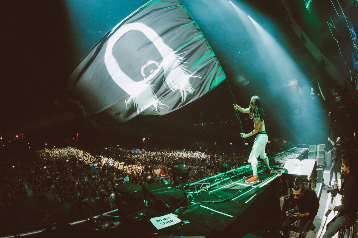 ⛓⚔️⚔️⛓ https://t.co/tO76r5xizU