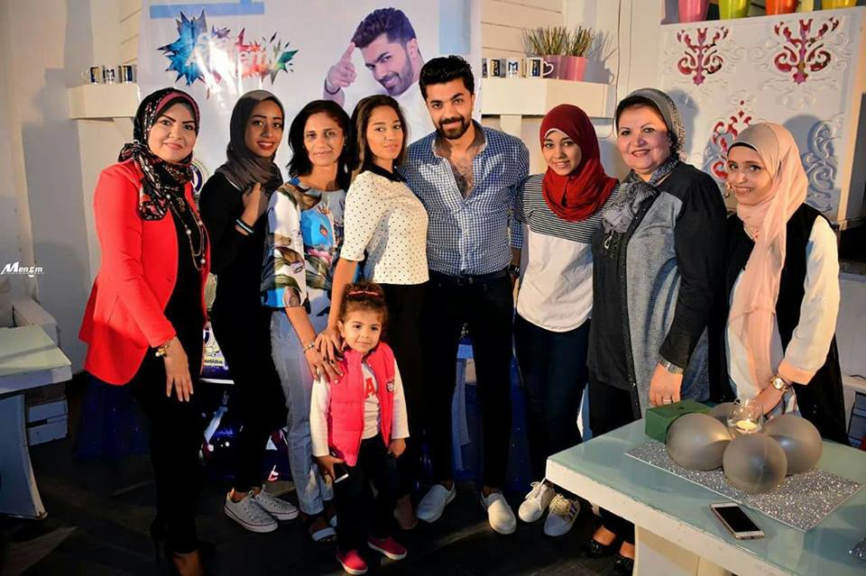 kawalissegate's tweet photo. بالصور - محبي “#محمد_عباس” يحتفلون بمرور عام علي إنطلاقته الفنية بطريقتهم الخاصة
https://t.co/njFZEGjIMH
@MohamedAbbas 
#بوابة_كواليس https://t.co/BNIyBkJi5C