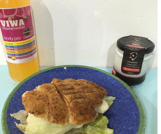 ViwaWater's tweet photo. For breakfast, for dinner, for... anytime you want! ;)
#HealthyMeal #VitaminWater https://t.co/ADFl0tmlV0
