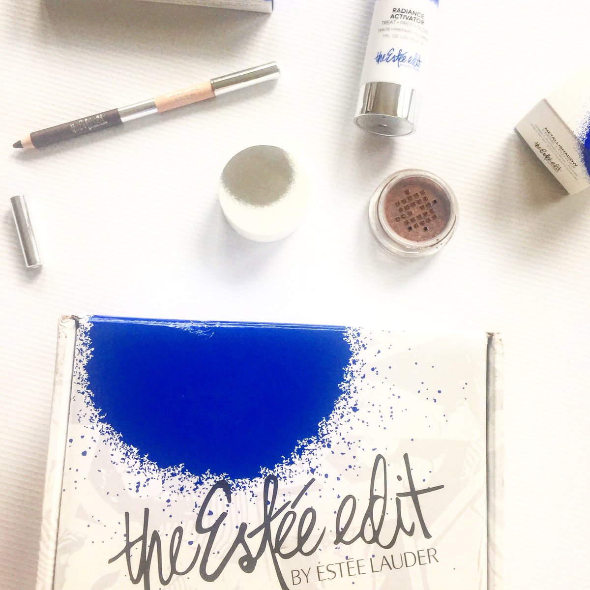 HomeJobsbyMOM's tweet photo. #TheEsteeEdit keeps me glowing no matter the conditions. I'm now always photo ready thanks to @influenster! #spon https://t.co/hLut1kJzs6