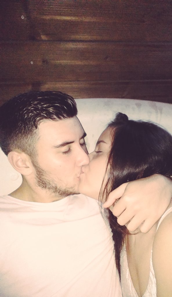 _mafern0's tweet photo. Quererte, quererte y no poder parar de hacerlo 💞 https://t.co/KsptF6xU6R