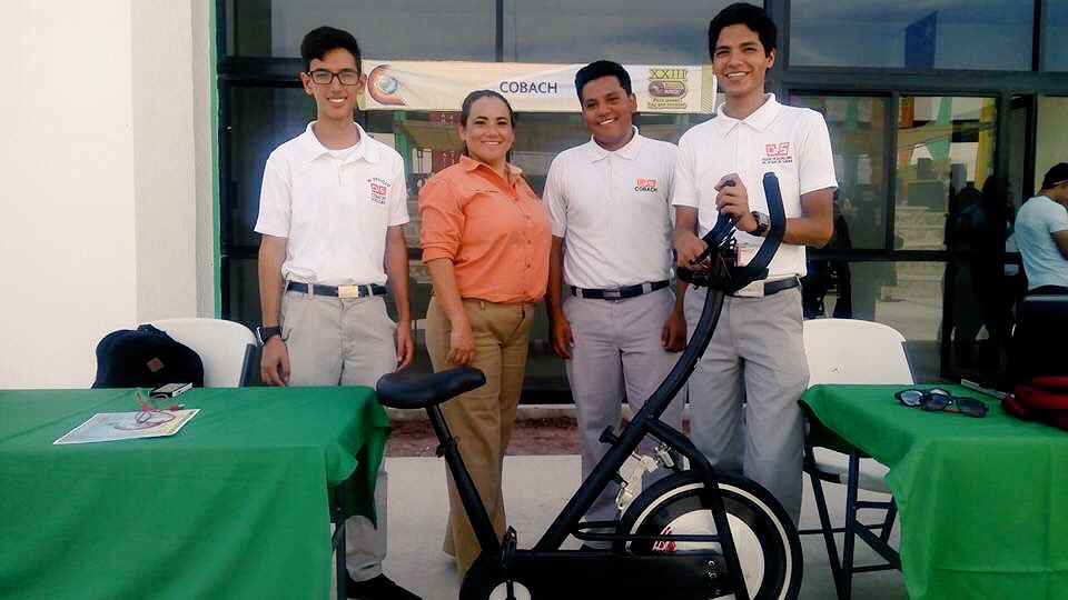 cobach_sonora's tweet photo. Jóvenes de Pl.Nogales1 exponen proyecto generador de energía para cargar celulares mientras pedalean bici estacionaria #SomosCobach Ciencia! https://t.co/peUQJEzJFF