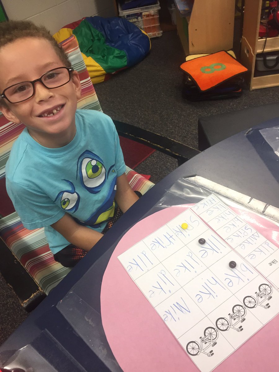 LauraGage4's tweet photo. Sharing compliments about our reading fluency, and building Bingo boards using words with "magic e" @HoffmanTrailsEl https://t.co/6N1PwM1qBL