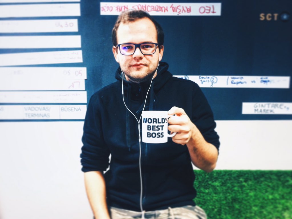 #MichaelScott of the #office ☕️👨🏻 #worldsbestboss #creativedirector #agencylife