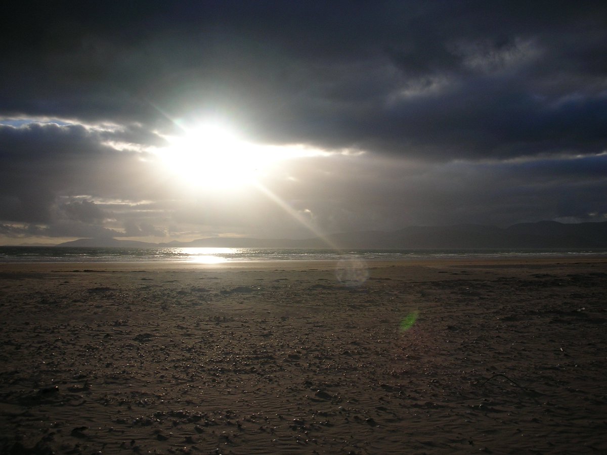 RossbeighBeach's tweet photo. Views of Rossbeigh Beach and environs as seen from dunes https://t.co/vozMzeSCPk