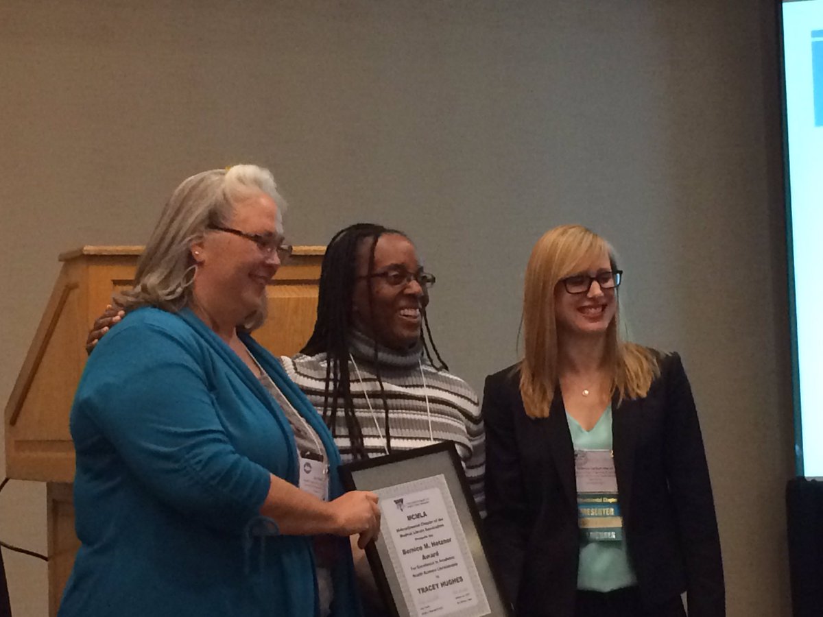 ZalkLibrary's tweet photo. Congrats @traceyfromkc !!!! #mcmla Hetzner award winner! #midmla16 https://t.co/SXoxEpd07p
