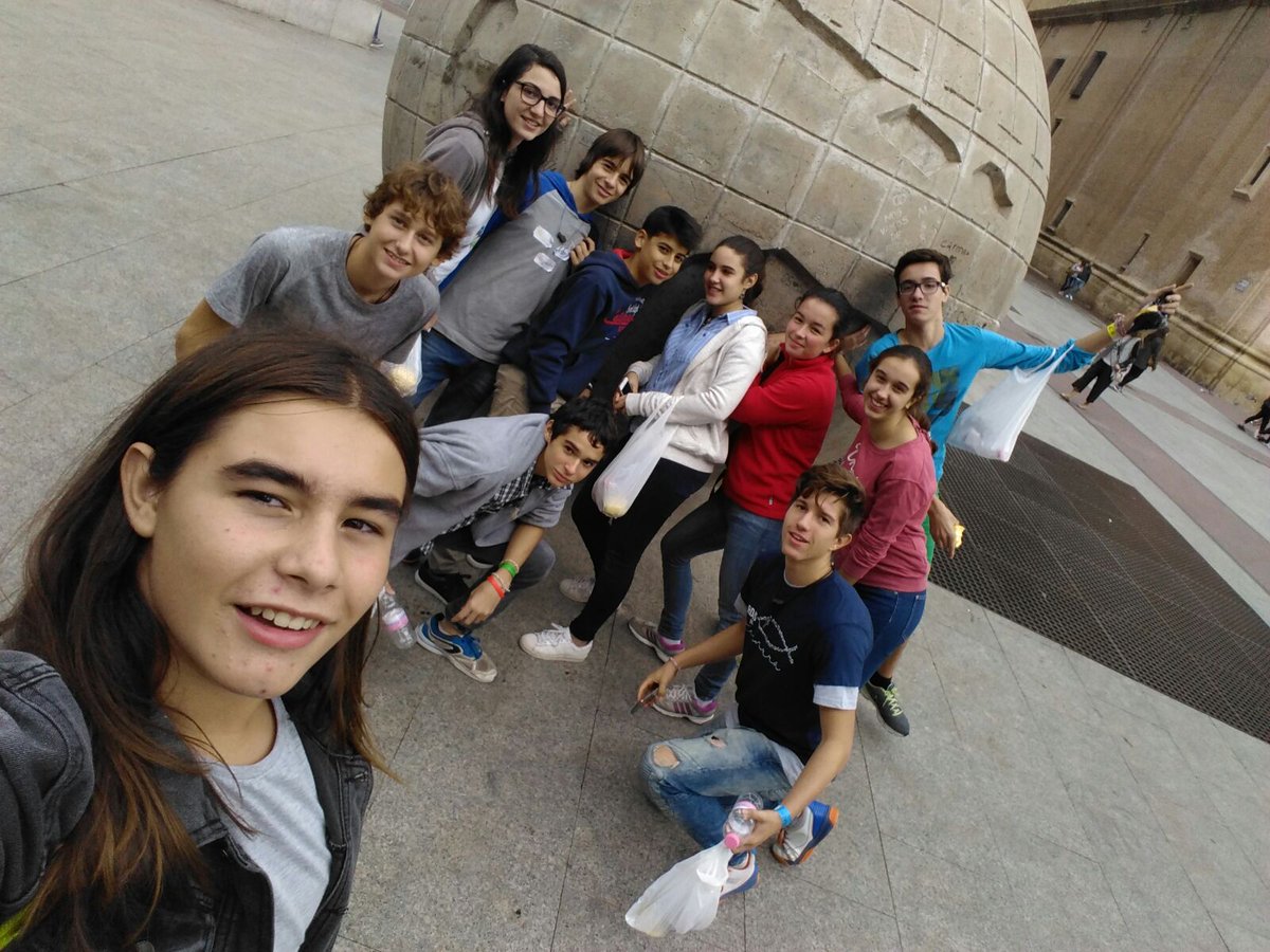 mcmcastellon's tweet photo. Estos días más de 32 miembros de hemos vivido el #samuel16 en Zaragoza, entre ellos el grupo del COM Veliel. Gracias @festivalsamuel :) https://t.co/DqJX2JmRyZ
