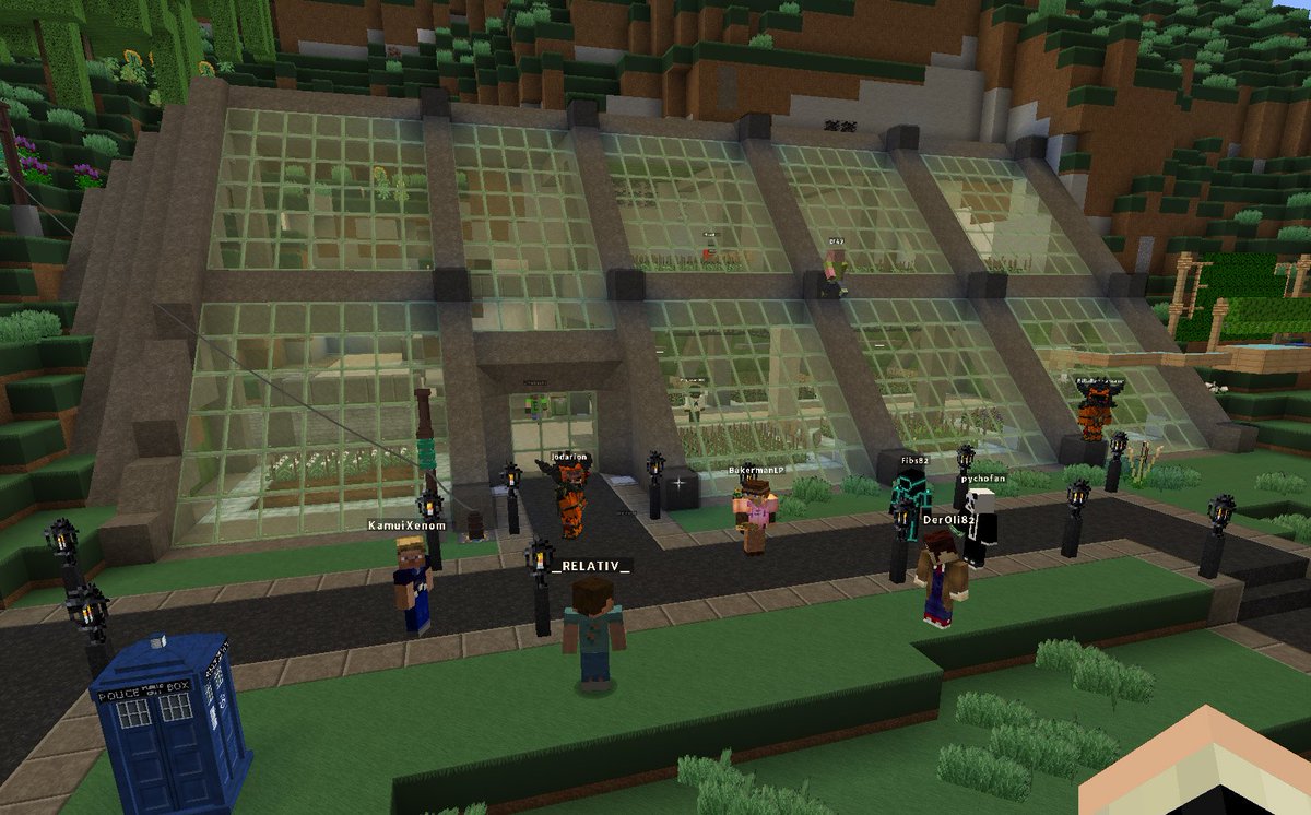 MightyPiratesLP's tweet photo. Die kleine Reisegruppe ist am Greenhouse angekommen...
#ProjectRETv8
@BakermanLP https://t.co/nxU0JVlGxV