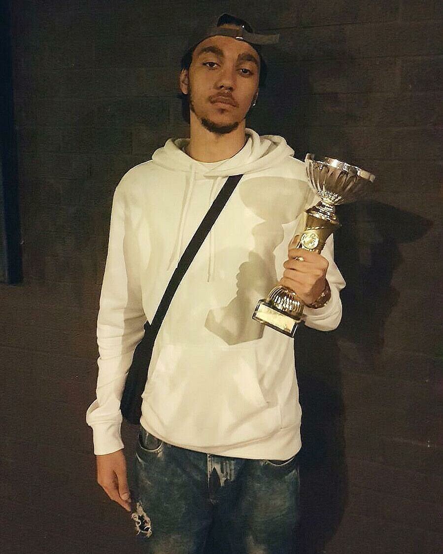 BeatBossGrime's tweet photo. #BeatBoss1 CHAMPION
@FamiliarFace_ π https://t.co/5AVGN0pz9b