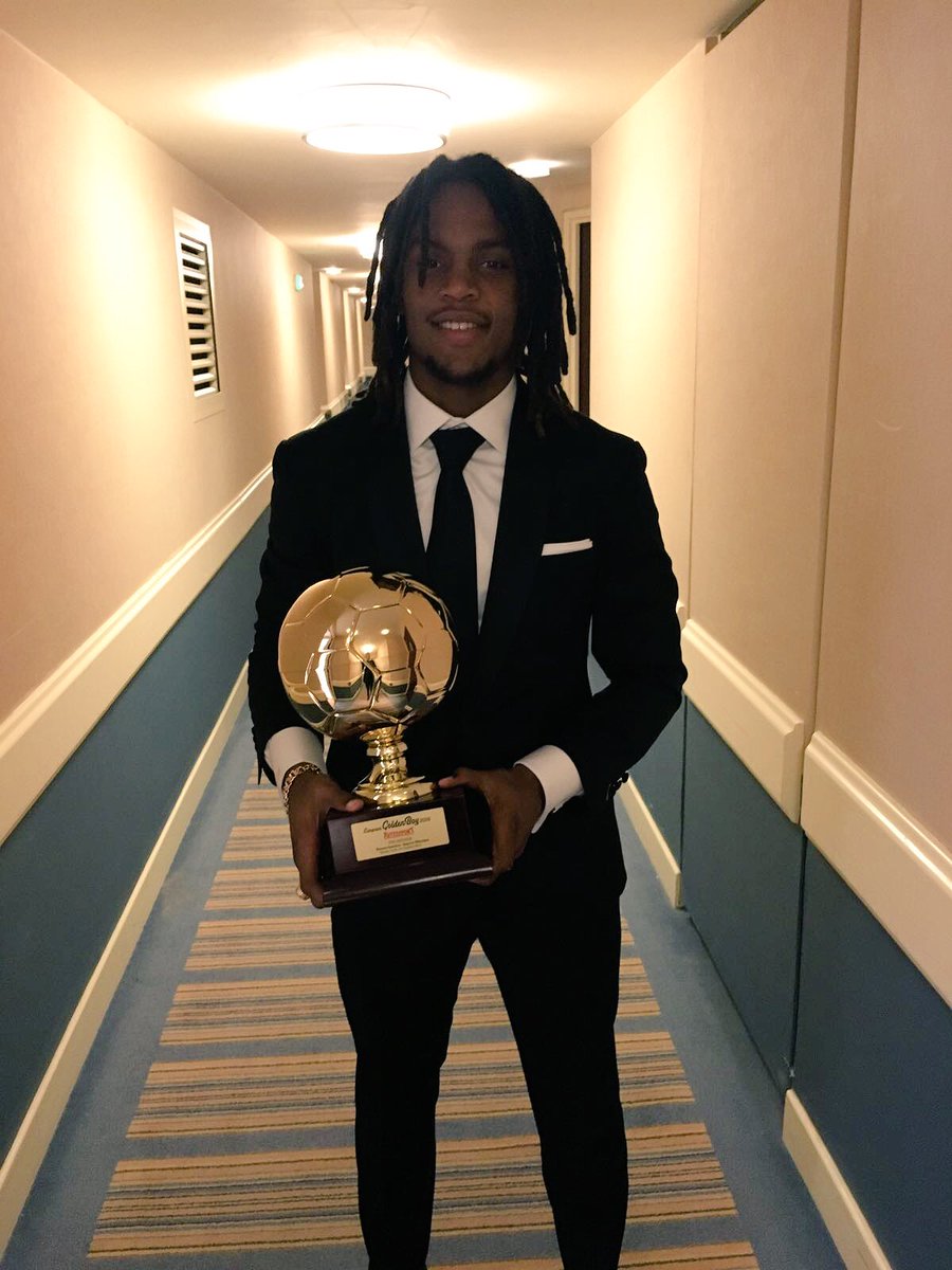 .@renatosanches35 + 🏆 + 👔 = 👍🏼👍🏼👍🏼 #GoldenBoy #MiaSanMia https://t.co/nVeNgberFm